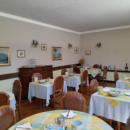ארונה Hotel Florida מראה חיצוני תמונה