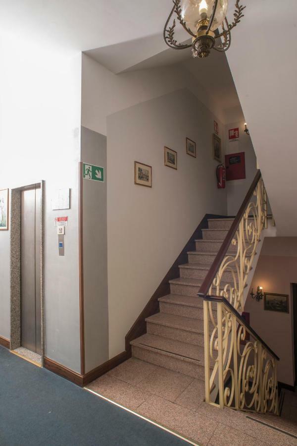 ארונה Hotel Florida מראה חיצוני תמונה